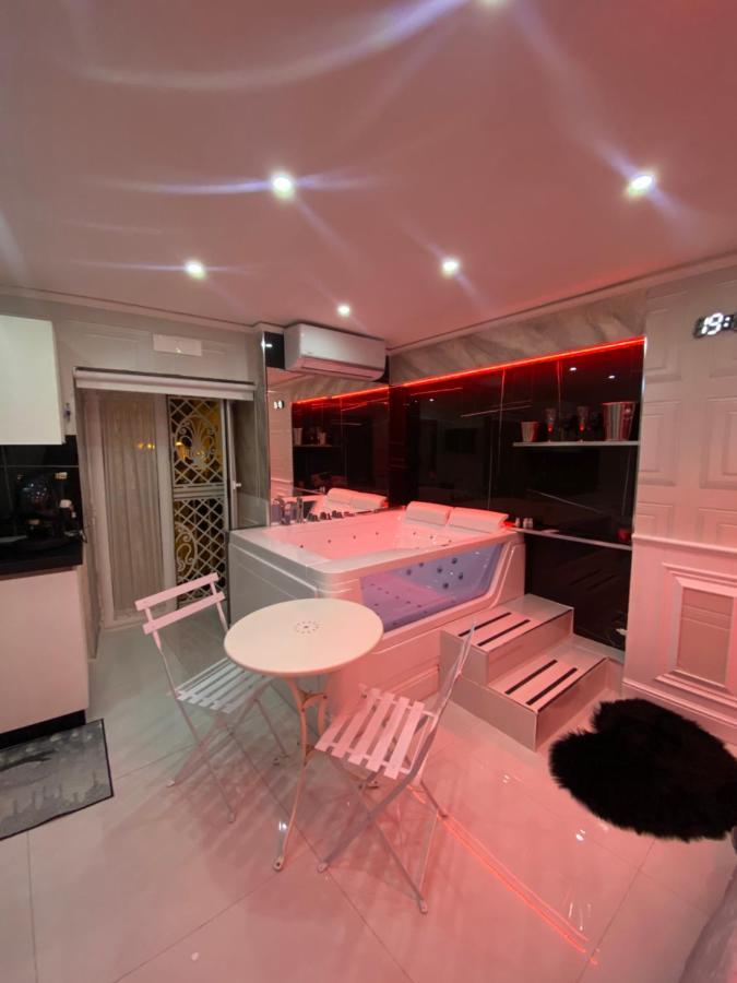 Samm B&B Porta San Gennaro Napoli Bagian luar foto