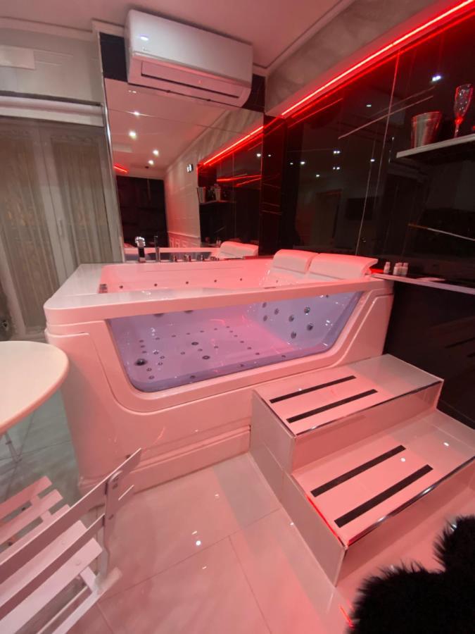 Samm B&B Porta San Gennaro Napoli Bagian luar foto