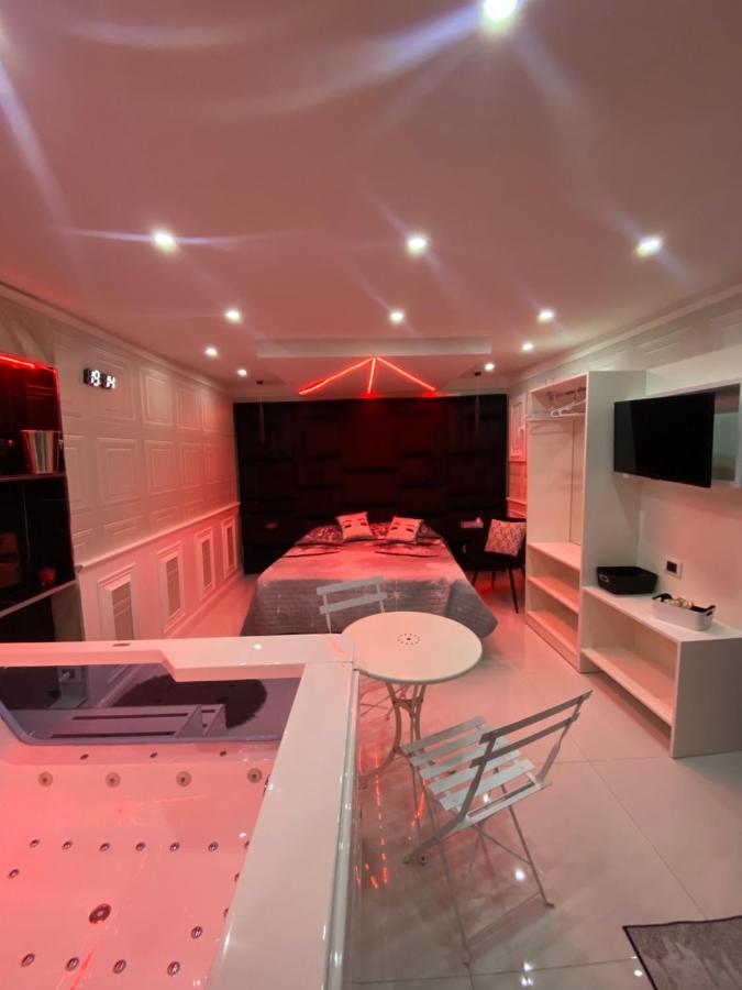 Samm B&B Porta San Gennaro Napoli Bagian luar foto